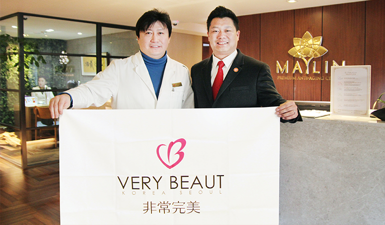 非常完美總裁鄭朝峰考察認(rèn)證韓國(guó)美琳皮膚科并與代表院長(zhǎng)崔濬合影